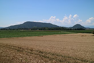 Wildoner Berg und Schlossberg von Osten (Neudorf)