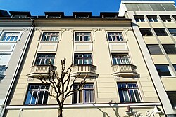 Wohn- und Geschäftshaus