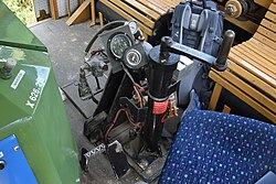 Kupplungs- und Gaspedal sowie Bremseinrichtungen