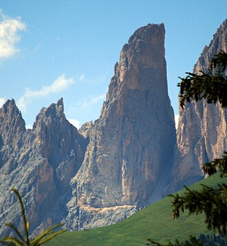 Zahnkofel von Südosten (aus dem Fassatal)