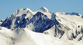 Hochfeiler (mittig) von Westen, links davon die Hochfernerspitze