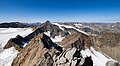 Blick vom Wilden Freiger nach Westen, rechts im Mittelgrund der Apere Freiger