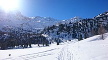 Zufallhütte im Frühjahr vom Martelltal aus gesehen