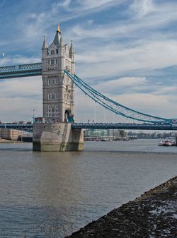 Bild der Seite - 179 - in Frühe Brücken - Zug- oder druckbeanspruchte Konstruktionen, kreative, innovative und interessante Brücken