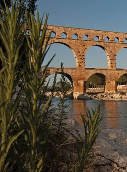 Image of the Page - 210 - in Frühe Brücken - Zug- oder druckbeanspruchte Konstruktionen, kreative, innovative und interessante Brücken